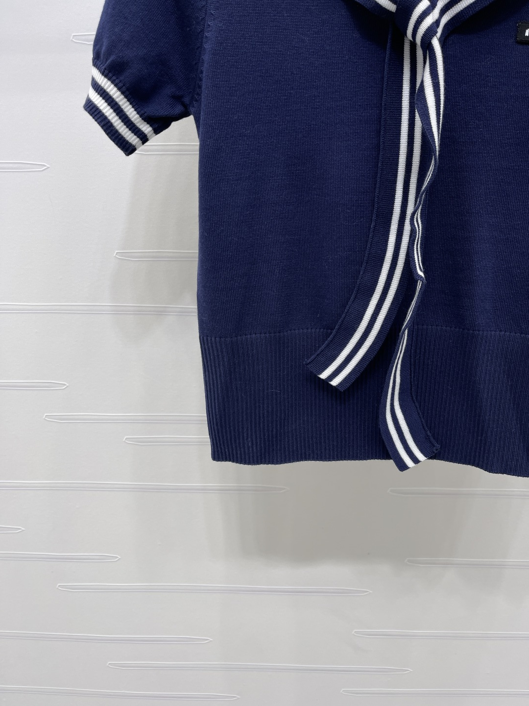 Women's short sleeves